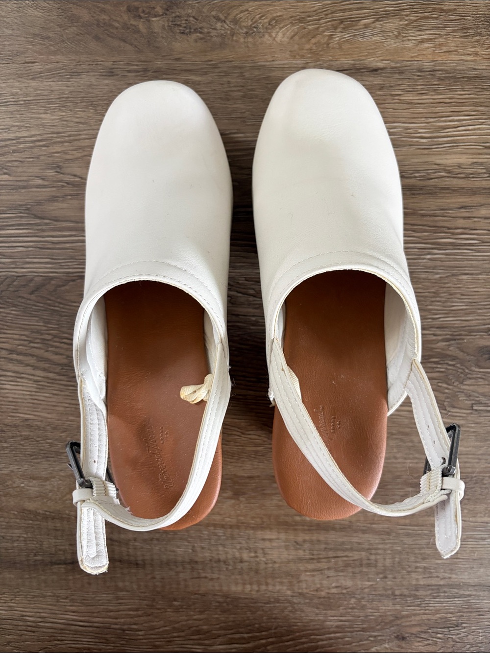 Universal Thread White Slingback Clogs